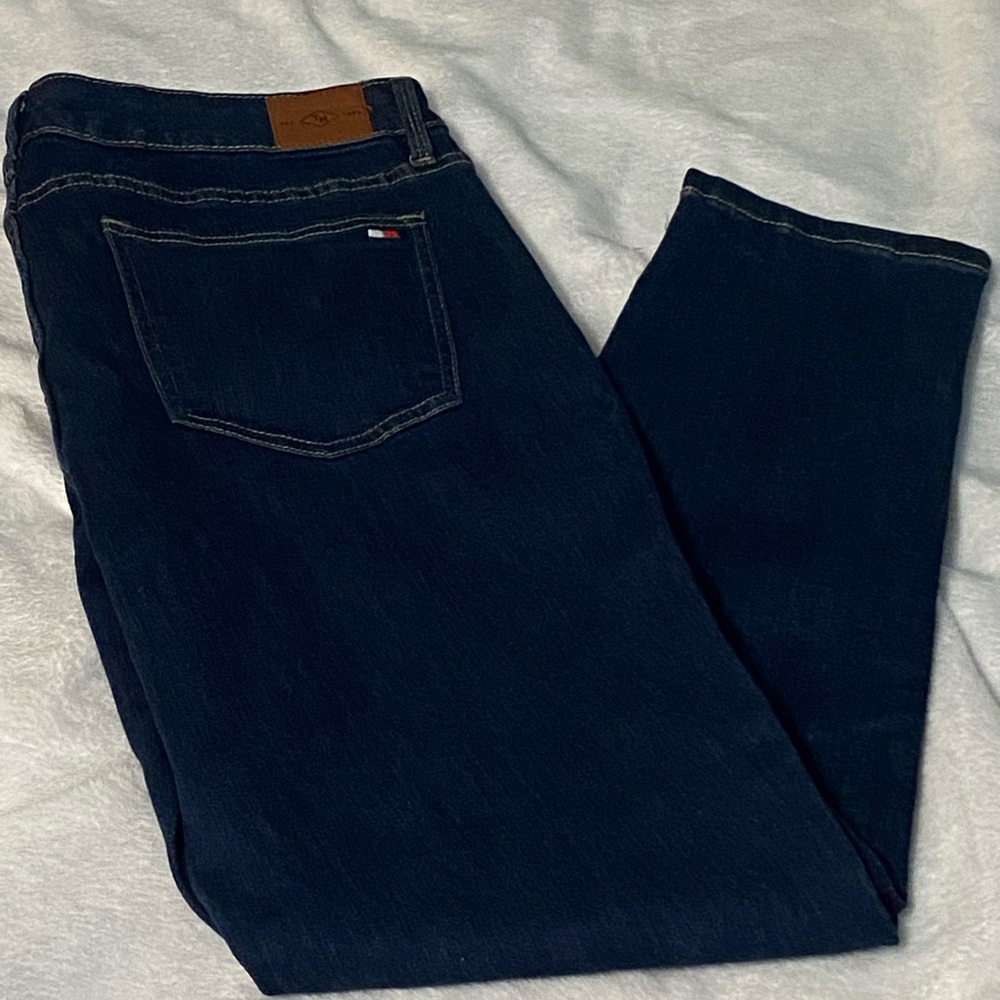 🚚 Tommy Hilfiger Blue Jeans with Red and White Stripes